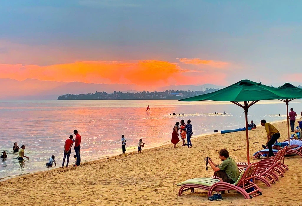 6-Day Rwanda Gorillas, Game & Lake Kivu Beach Safari